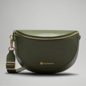 🆕 Lululemon Cactus Material Saddle Crossbody Bag 2L NWT